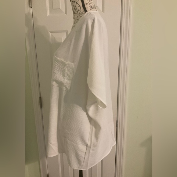 Perfect Peach - WOVEN AIRFLOW V-NECK DOLMAN TOP - Ivory - Picture 4 of 8